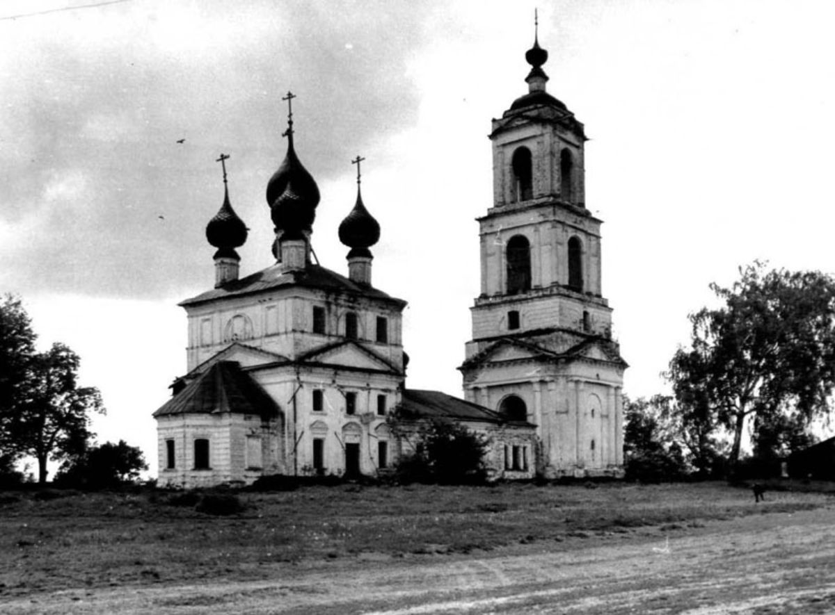 Церковь раньше. Алексино Ивановская область Савинский район. Храм села Алексино Савинского района. Село Алексино Савинский район Ивановской области. Село Алексино, Саввинский район Ивановской области.