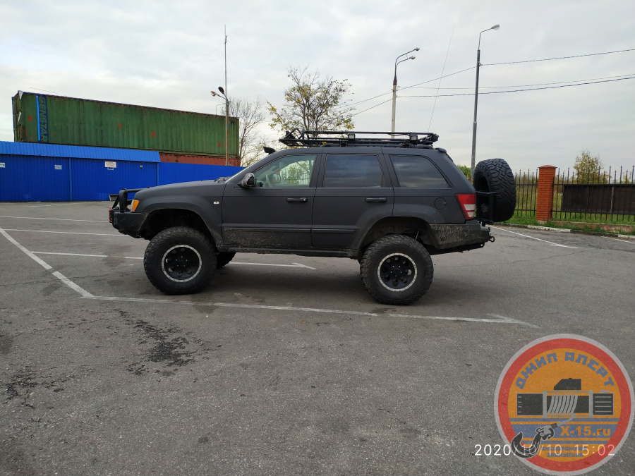 автоволонтеры и доброволец Jeep grand cherokee Александр оказал помощь застрявшему , которые писал что: Только спереди Jeep grand cherokee Щелково