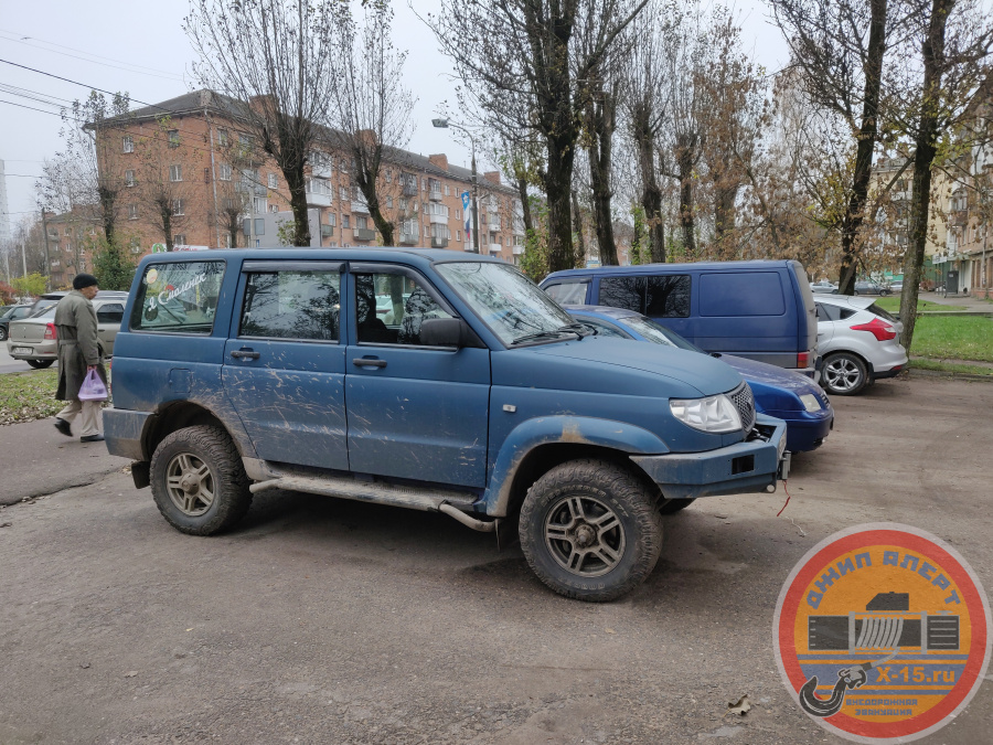 автоволонтеры и доброволец УАЗ Патриот Всеволод оказал помощь застрявшему Нормандии-неман 7, которые писал что: Нужен тросс, вытащить машину,села на брюхо УАЗ Патриот Смоленск