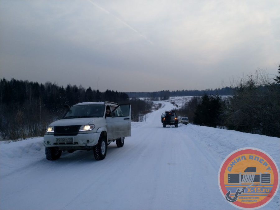 фото застрявшего УАЗ Патриот,  Suzuki Grand Vitara Москва