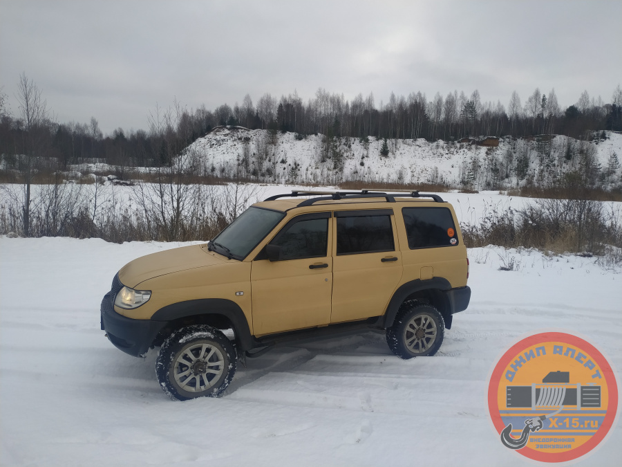 автоволонтеры и доброволец УАЗ Патриот Денис оказал помощь застрявшему , которые писал что: Вытащить из прокопанной колёсами ямы УАЗ Патриот Волоколамск