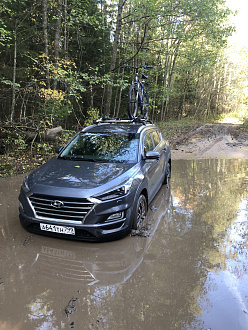 Вытащить из лужи сел на брюхо вытащить застрявшую машину Hyundai