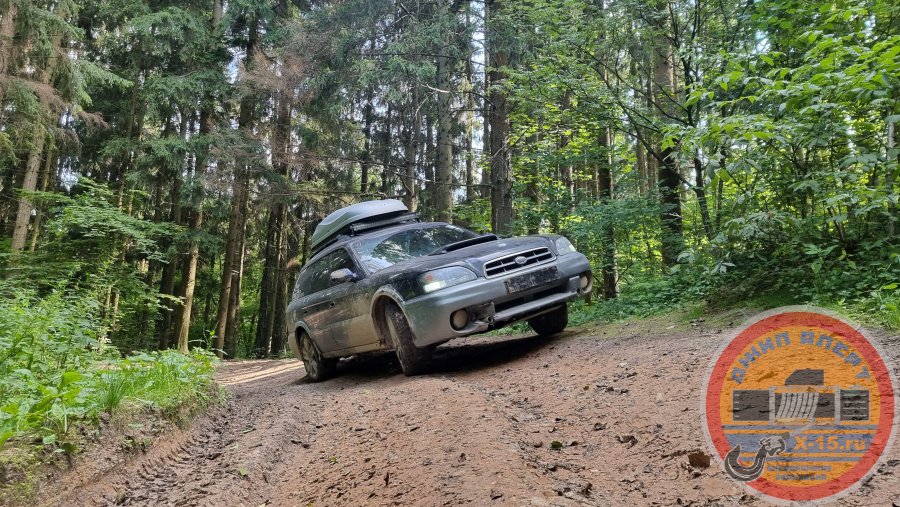 фото застрявшего Subaru Outback Москва