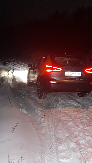 Застряла днищем на снеге в подлеске  вытащить застрявшую машину Nissan Qashqai