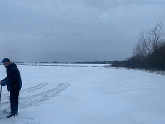 Застрял в поле, в снегу. Троса нет. Нужно вытащить до дороги вытащить застрявшую машину Mitsubishi ASX