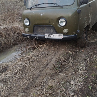 Вытащить из грязи  вытащить застрявшую машину УАЗ 
