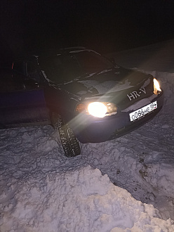 Застряла машина в снегу вытащить застрявшую машину Honda HR-V