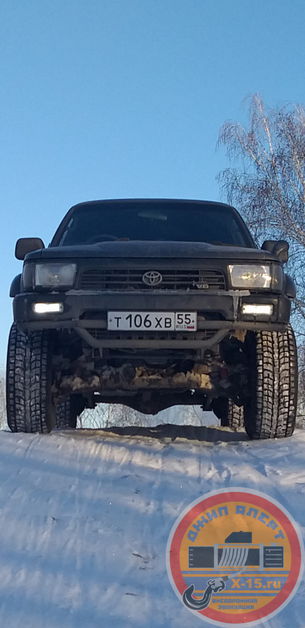 фото застрявшего Toyota Hilux Surf Омск