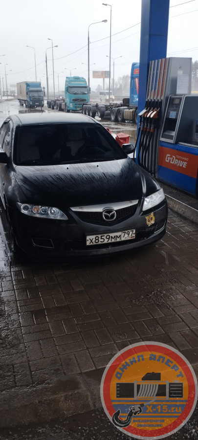 фото застрявшего Mazda 6 Москва