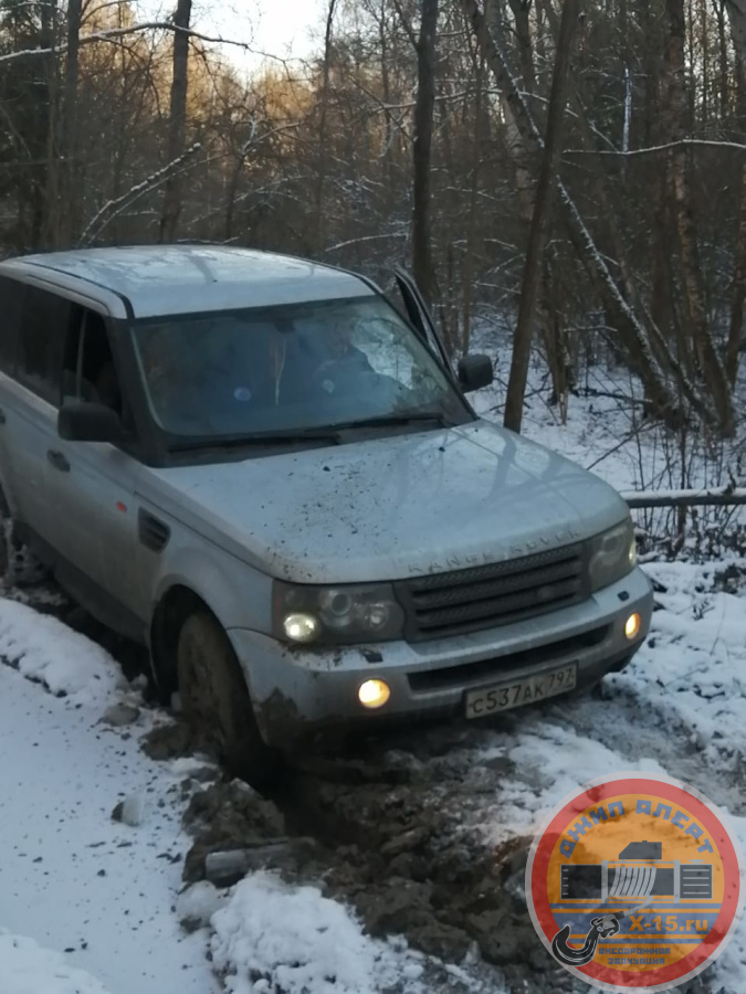 фото застрявшего Range Rover Sport Москва