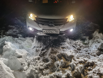 помогите, вытащить машину . застряли в снегк  вытащить застрявшую машину Honda CR-V