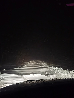 прошу помощи, вытащить из снежного плена, застряли и сидим на пузе уже полтора часа вытащить застрявшую машину Volvo xc90