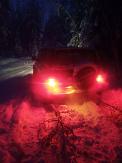 застряли в снегу на лесной дороге,   вытащить застрявшую машину УАЗ патриот 