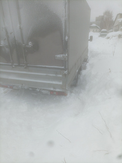 помогите пожалуйста,  застряли в снегу, выдернуть вытащить застрявшую машину Газель 