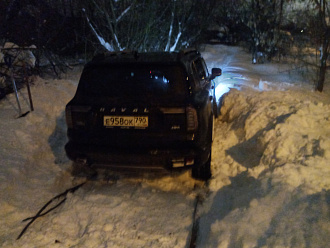 На бездорожье сел в снег нужно выдернуть вытащить застрявшую машину Хавал дарго