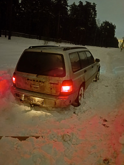 Прошу помощи вытащить машину, застрили в снегу вытащить застрявшую машину Subaru Forester