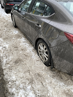 прошу помощи, застряла машина в снегу вытащить застрявшую машину Mazda 3