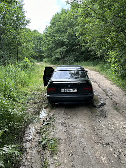 прошу помощи,  вытащить застрявшую машину Бмв е30