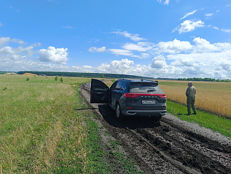 помогите, буксовал в грязи перегрелась, заглушили остудить, больше не заводится, до асфальта около 1 км, чтобы забрал эвакуатор, коробка автомат, на нейтраль не ставится вытащить застрявшую машину Haval M6