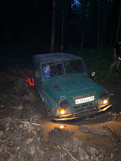 прошу помощи, вытянуть, трос есть  вытащить застрявшую машину Уаз 