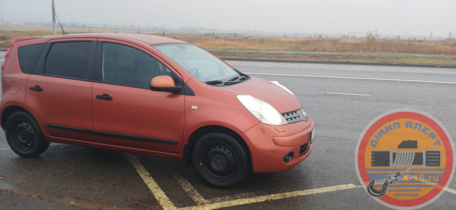 фото застрявшего Ниссан ноте 