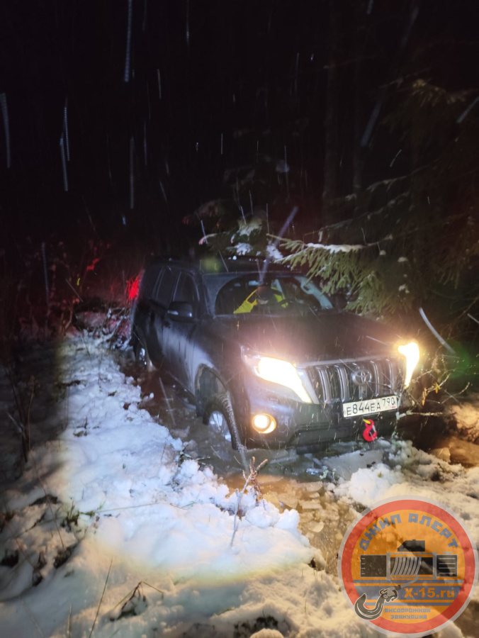 фото застрявшего Toyota prado 150 Сергиев Посад