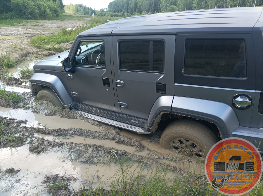 фото застрявшего Baic Bj40  посёлок Птичное