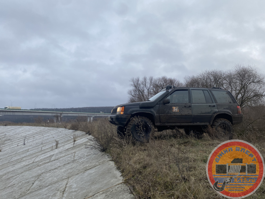 фото застрявшего Джип Гранд чероки zj  Москва