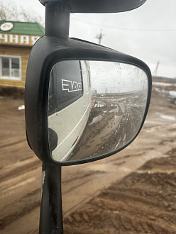 Съехали с трассы к кафе Закусочная , трал пустой , застряли в глине у кафе, нужна помощь джипа с тросом вытащить машину на асфальт. Заранее спасибо , сами являемся добровольцами поисково -спасательного центр Рысь г. Нижний Новгород  вытащить застрявшую машину Daf 105