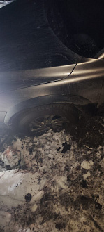 Добрый вечер, помогите пожалуйста, пытались толкать сами не получается в машине Батюшка(Священник). Решили посмотреть местную природу  вытащить застрявшую машину Вольво ХС 70