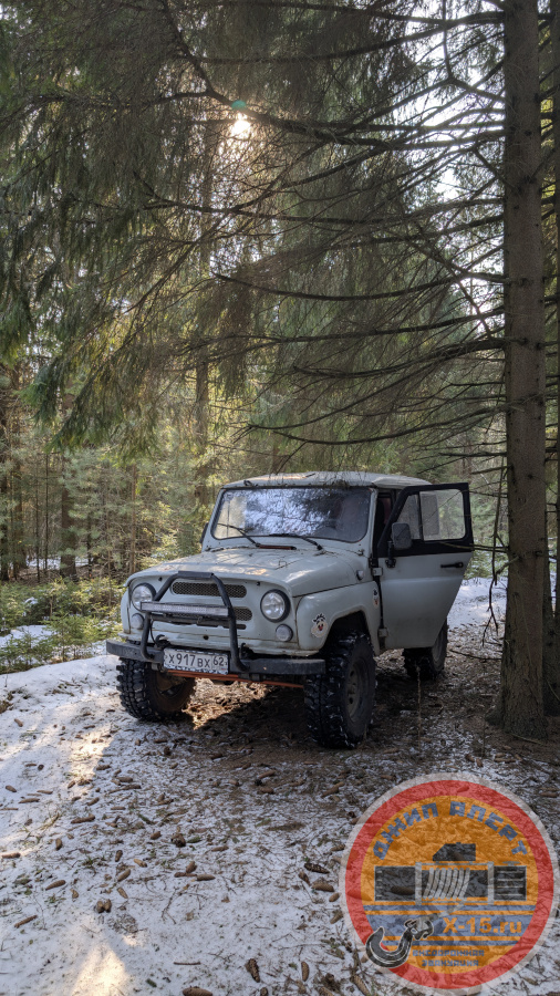 фото застрявшего УАЗ 469 