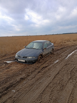помогите, прошу дернуть меня назад на 10-15 метров. Есть лопата и веревка вытащить застрявшую машину Мицубиси