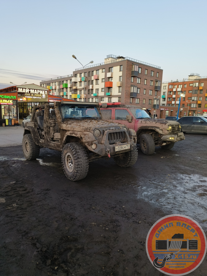 фото застрявшего Jeep Wrangler 