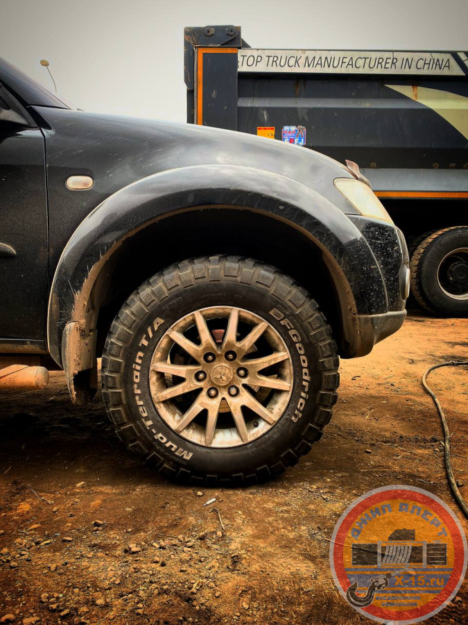 фото застрявшего Mitsubishi pajero sport 2 