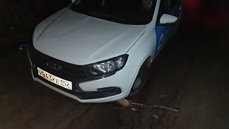 Прошу помощи вытащить машину, застряли на дороге,  дёрнуть 10 метров вытащить застрявшую машину Лада гранта