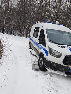 прошу помощи,  вытащить застрявшую машину Форд Транзит