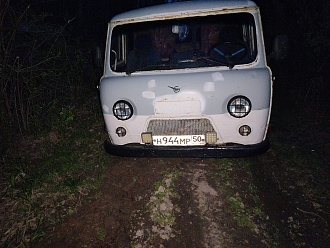 прошу помощи,  вытащить застрявшую машину Уаз