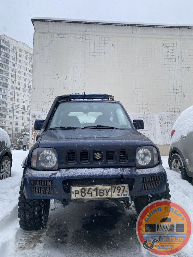 фото застрявшего Suzuki Jimny Москва