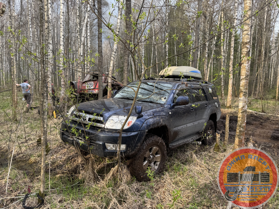 фото застрявшего Toyota, HiluxSurf Сергиев Посад