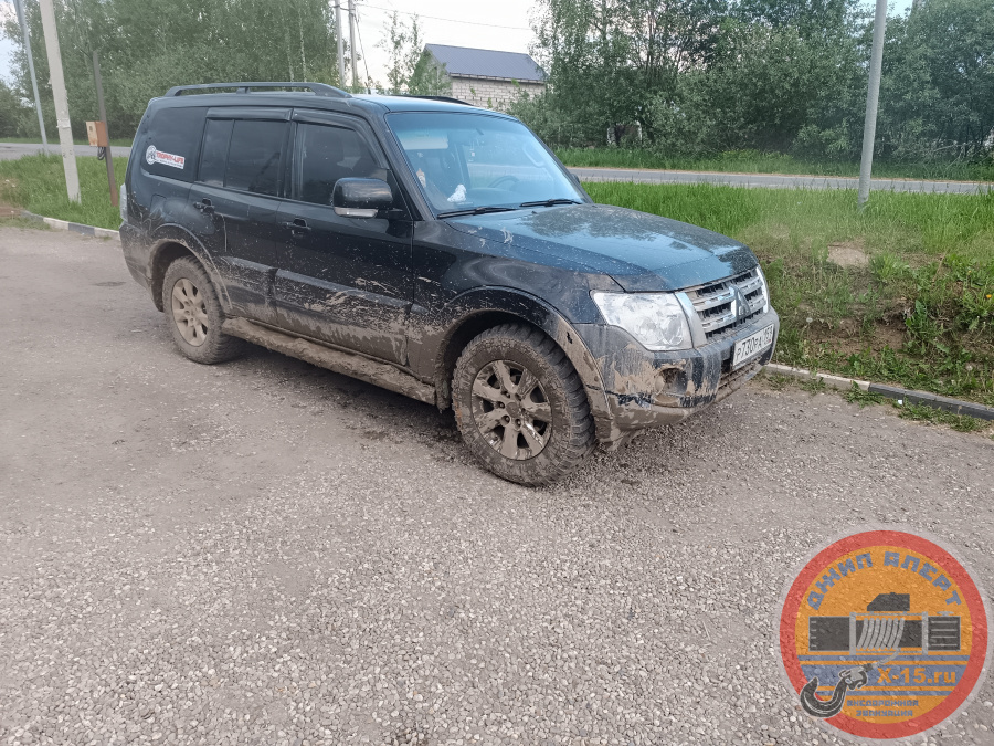 фото застрявшего Паджеро 