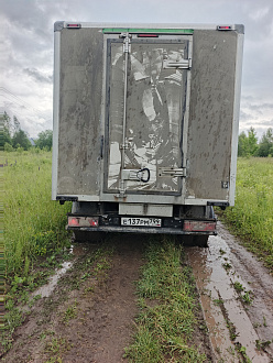 помогите пожалуйста,  ! вытащить застрявшую машину Форд транзит 