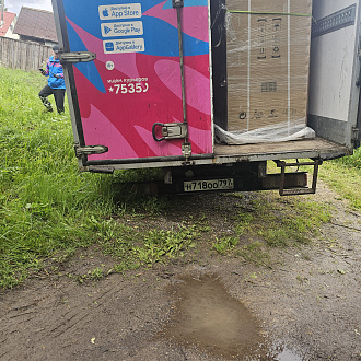 помогите пожалуйста,   вытащить застрявшую машину Газель Озон