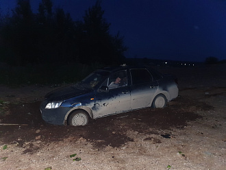 прошу помощи, застрял в опилках вперемешку с грязью. Машина села пузом вытащить застрявшую машину Лада гранта г