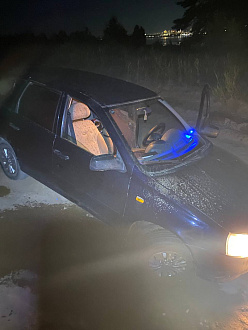 Прошу помощи, вытащить машину, застряла в песке, недалеко от села Тарловка  вытащить застрявшую машину Калина 1