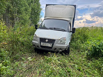 помогите пожалуйста,  застряли в поле, в машине ребенок вытащить застрявшую машину Газель