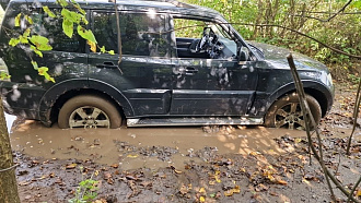 Застрял, прошу вытащить вытащить застрявшую машину Pajero 4