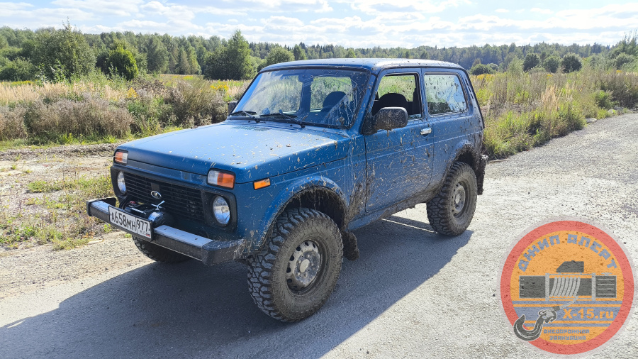 фото застрявшего ВАЗ 21214 Нива 