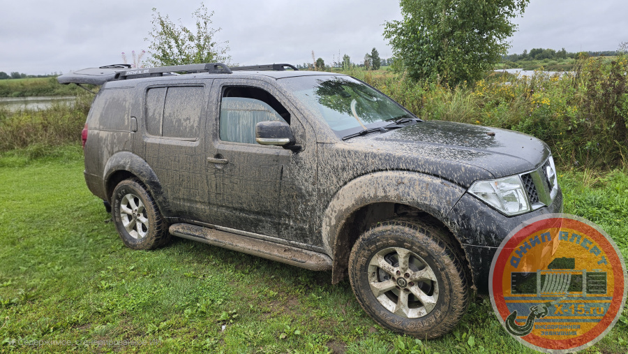 фото застрявшего Nissan Pathfinder r51 Москва