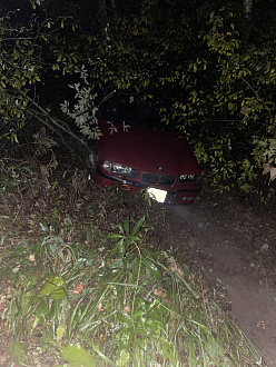 помогите пожалуйста, машина улетела в овраг  вытащить застрявшую машину BMW 