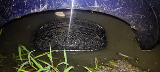 прошу помощи, вытащить машину застрял на спуске у реки. Зарылся капитально. До сухого покрытия метров 6-10. вытащить застрявшую машину Дискавери 4 